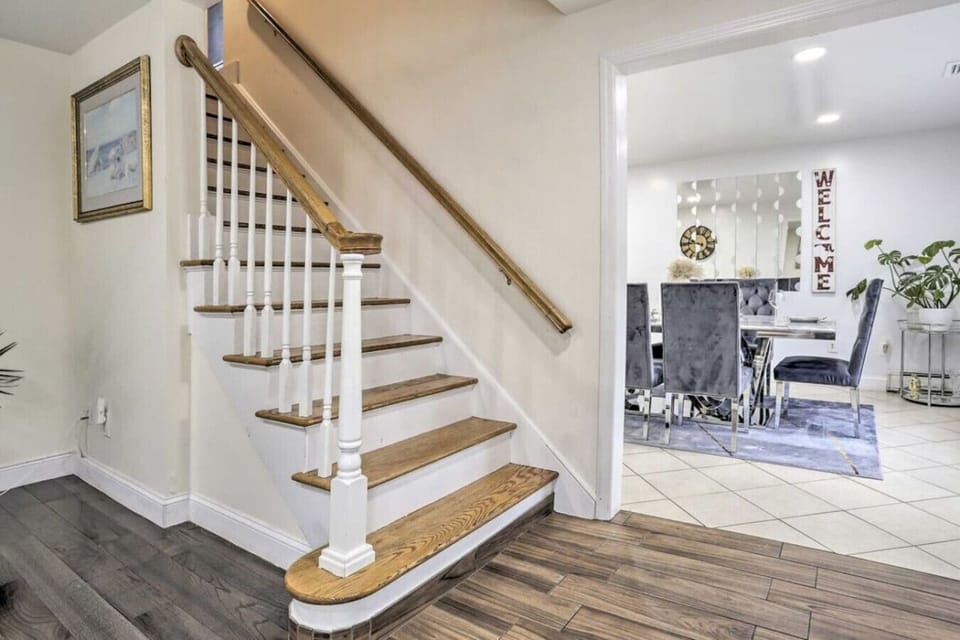 Stairs to 2nd Floor