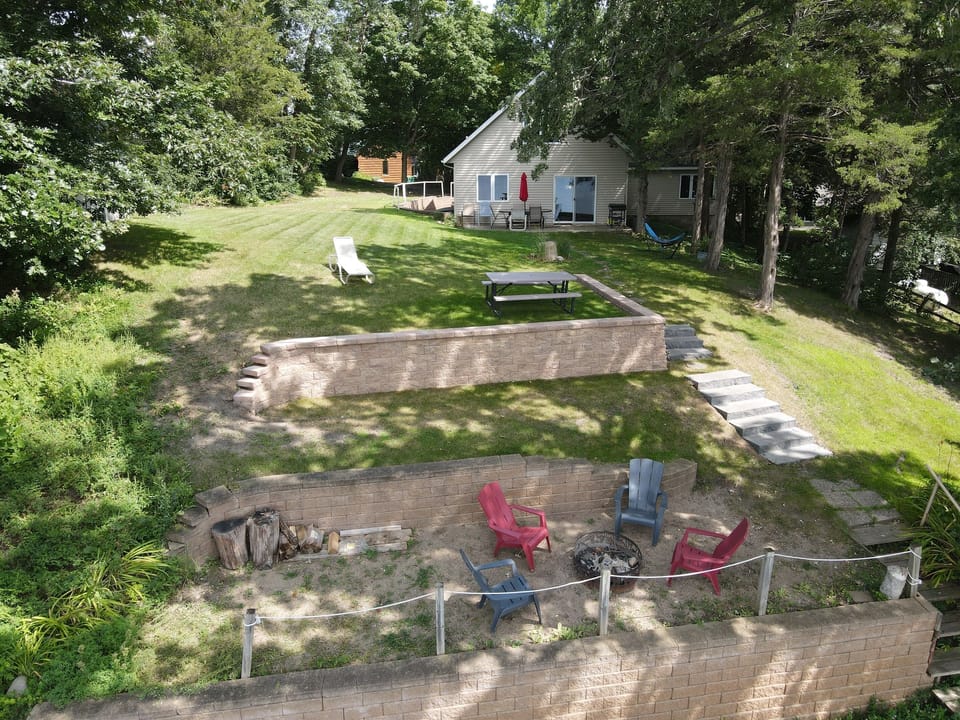 Welcome to Lake Sylvia Peninsula Cabin