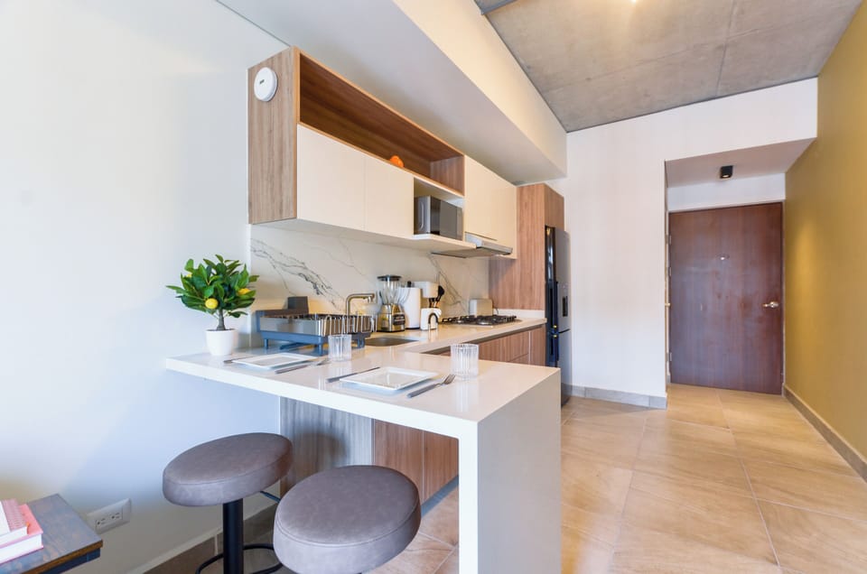 City Suite, Balcony, City View | Dining room