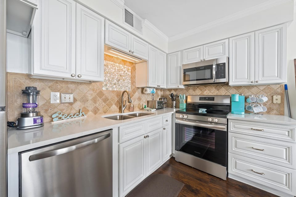 Condo, 1 King Bed with Sofa bed (Seaside Beach & Racquet 3205) | Private kitchen