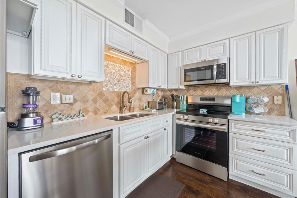 Condo, 1 King Bed with Sofa bed (Seaside Beach & Racquet 3205) | Private kitchen