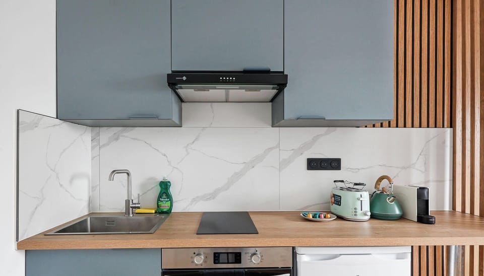 Cuisine moderne et entièrement équipée pour cuisiner comme à la maison.