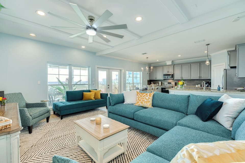 House, Multiple Beds, Kitchen, Ocean View (Coastal Gem) | Living area