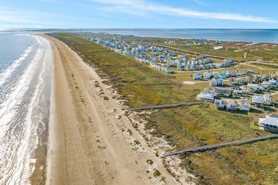 Coastal Gem House in Galveston Island