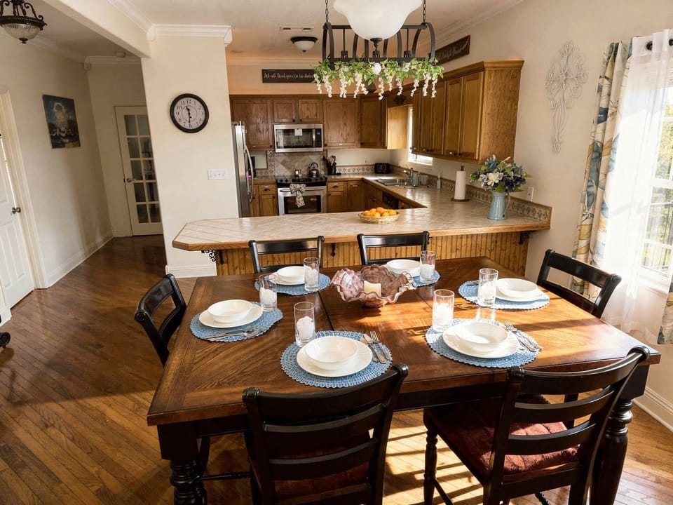 Dining area, open floor plan, furnished