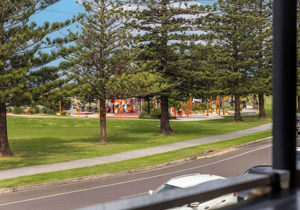 Reddall Waterside Stay |  Views over Park