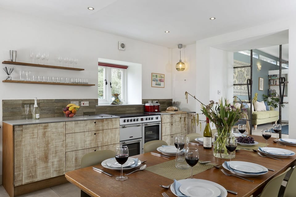 The Artists House Dining Room - StayCotswold