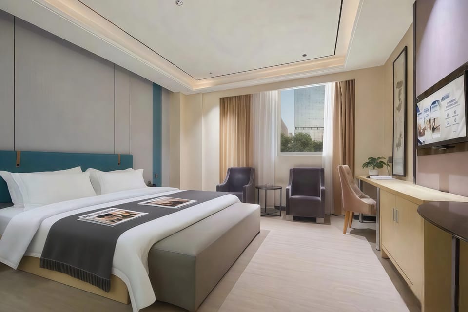Luxury Double Room, City View | Desk, laptop workspace, blackout drapes, soundproofing
