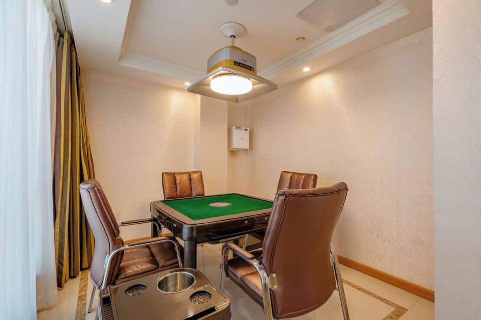 Club Double Room, City View | Interior
