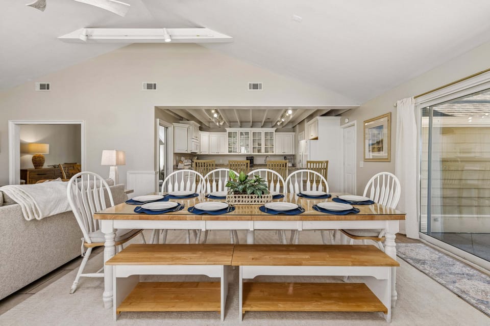 Spacious dining table for a meal after the beach!