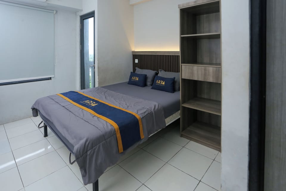 Standard Double Room | Desk, bed sheets