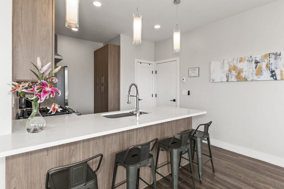 Bar Seating for 4