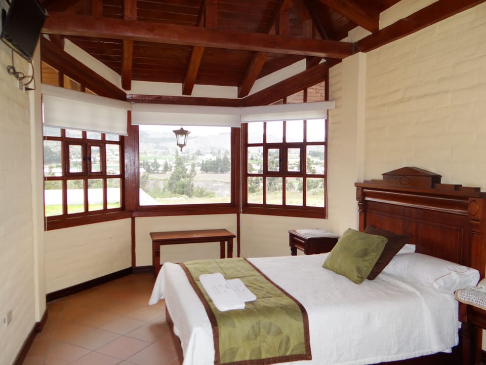 Classic Room, Pool View | WiFi (free)