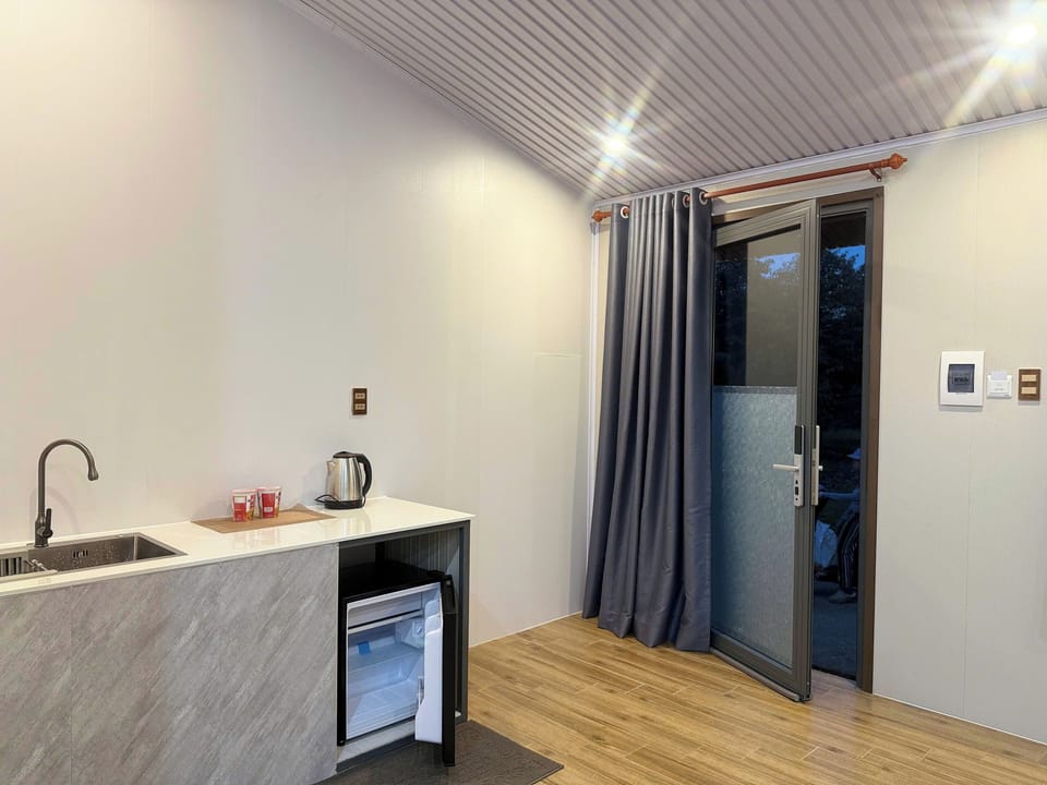 Deluxe Bungalow, Garden View | Interior