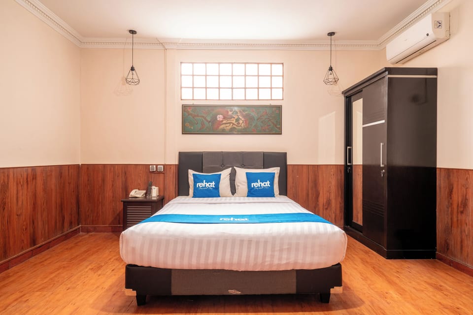 Premium Double Room | Egyptian cotton sheets, premium bedding, desk, free WiFi