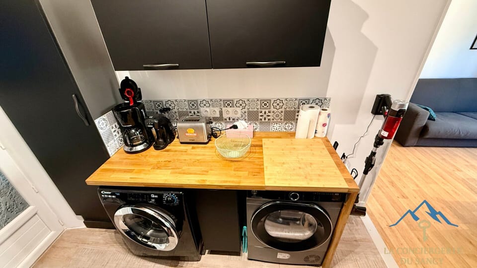 Apartment | Private kitchen | Highchair