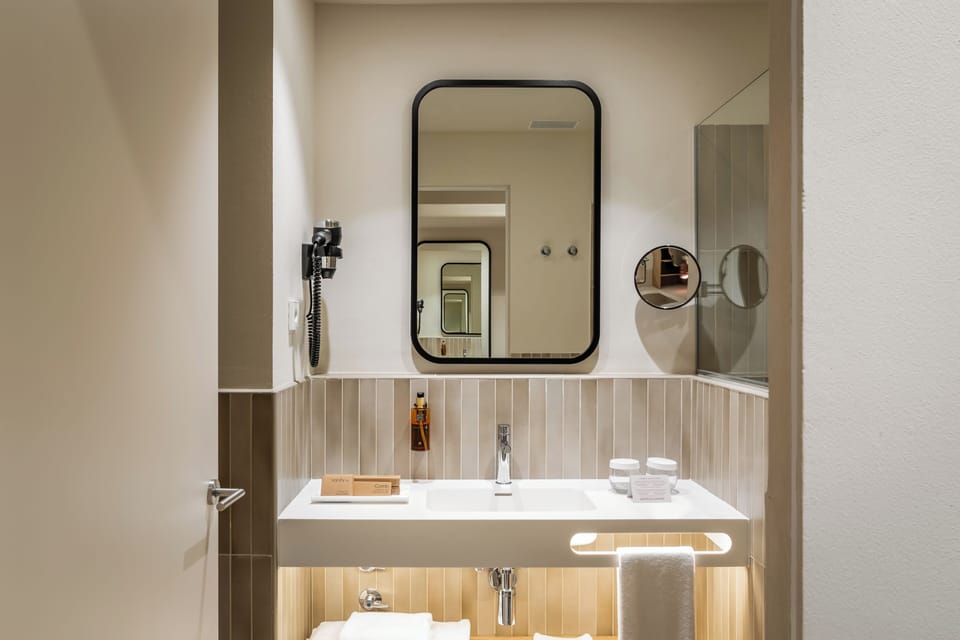 Superior Terrace | Minibar, in-room safe, desk, laptop workspace