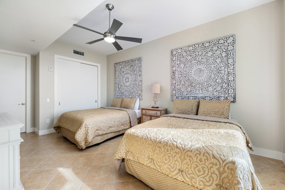 Large double bedroom