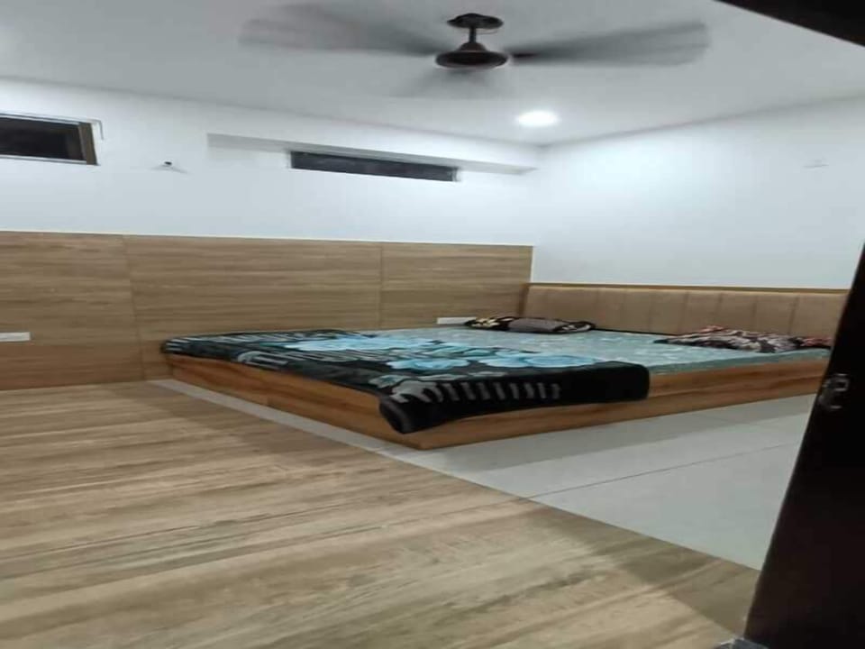 Family Room, City View | Desk, laptop workspace, free WiFi