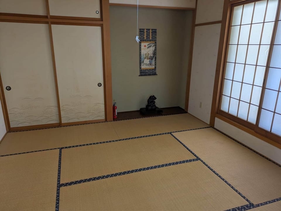Upstairs tatmi
