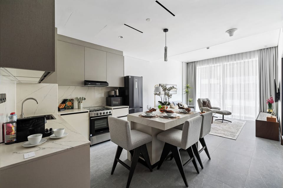 Deluxe Apartment, Balcony | Private kitchen | Toaster