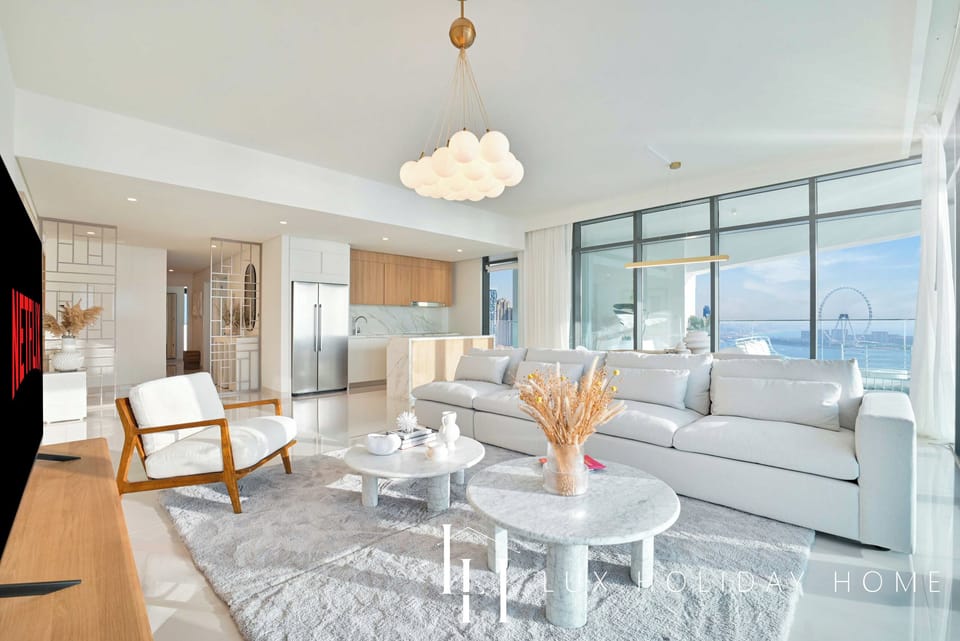 Apartment | Living area | Flat-screen TV