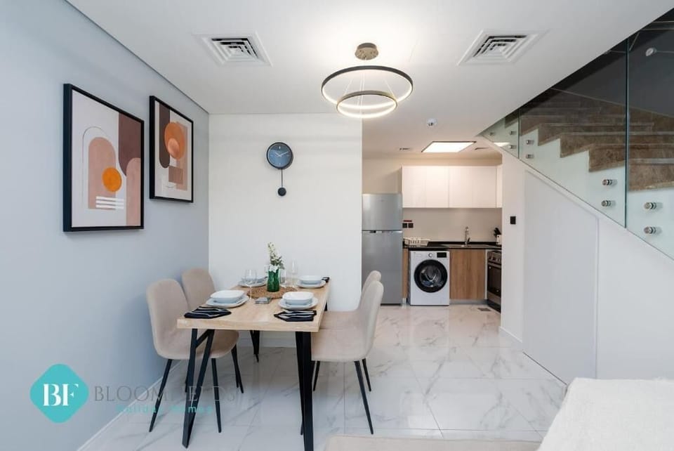 Apartment | Dining