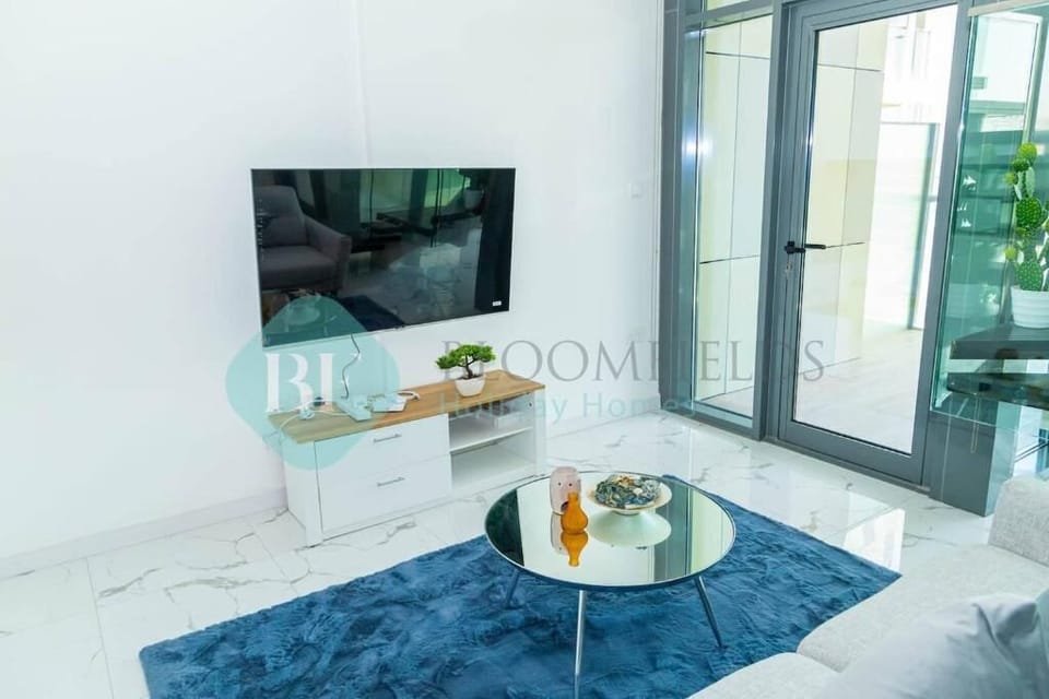 Apartment, Balcony, Canal View | Interior