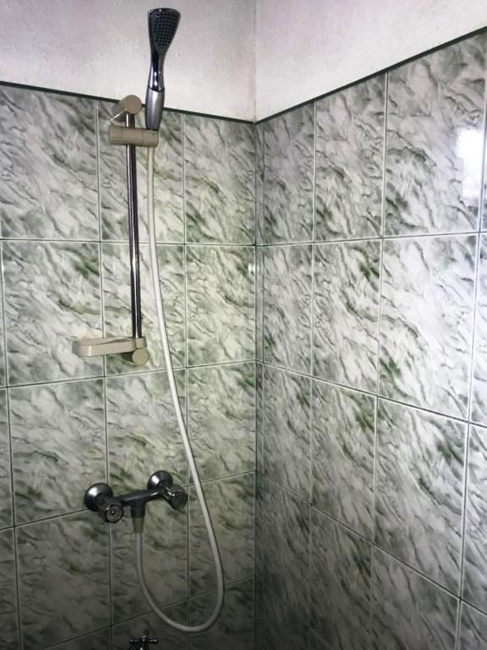 Comfort Double Room, Mountain View | Bathroom | Shower, free toiletries, hair dryer, towels