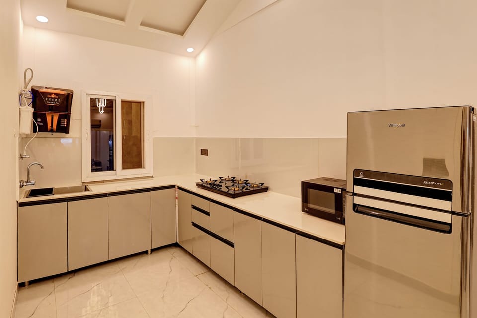 Deluxe Villa, City View | Private kitchen