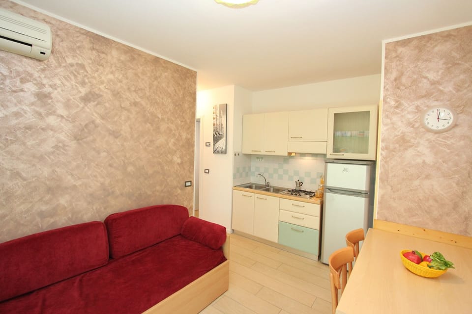 Apartment, 2 Bedrooms | Living area