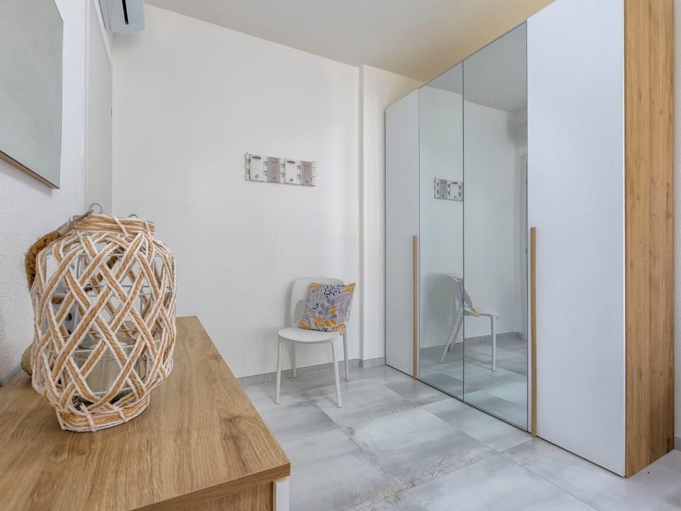 Apartment, Urban Design, Balcony, Condominium, Aluminium, Penthouse Apartment