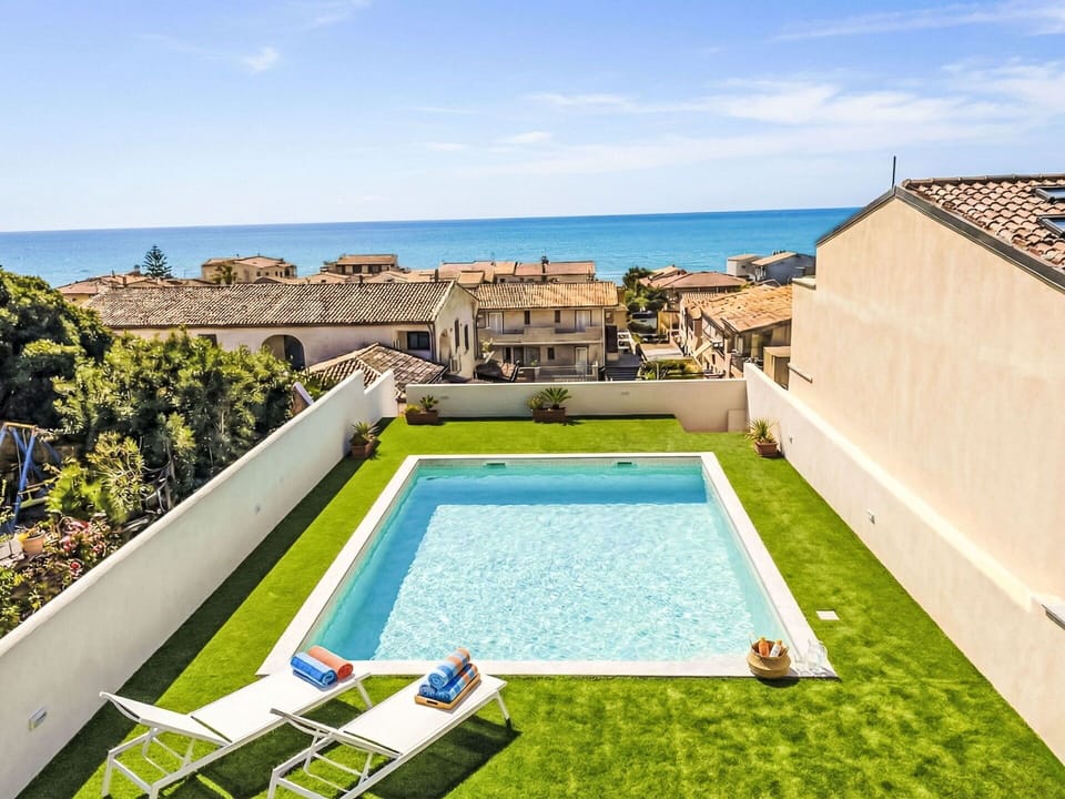 Swimming Pool, Resort, Apartment, Estate, Thermae, Hotel, Leisure, Eco Hotel, Villa, Ocean