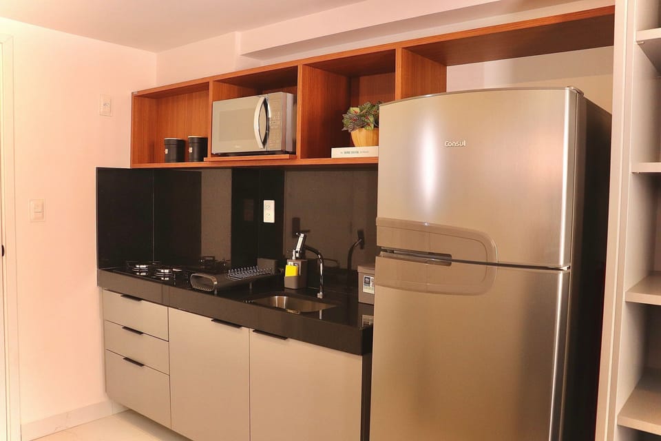 Cookware/dishes/utensils