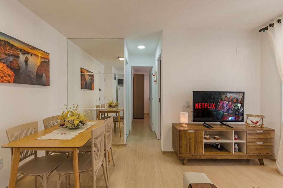 Basic Apartment | Dining