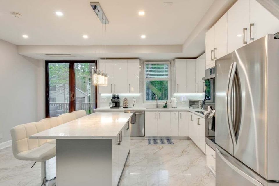 Villa, 5 Bedrooms | Private kitchen | Fridge, oven, coffee/tea maker, toaster