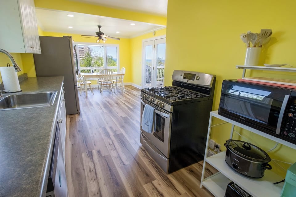 Main Level | Kitchen | Dining