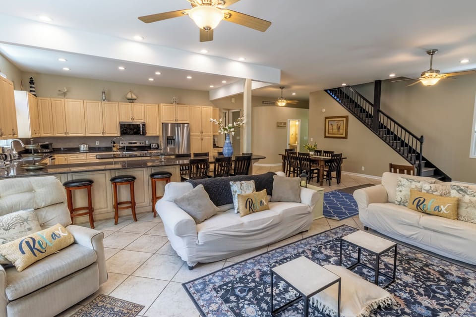 Main Level | Living Room