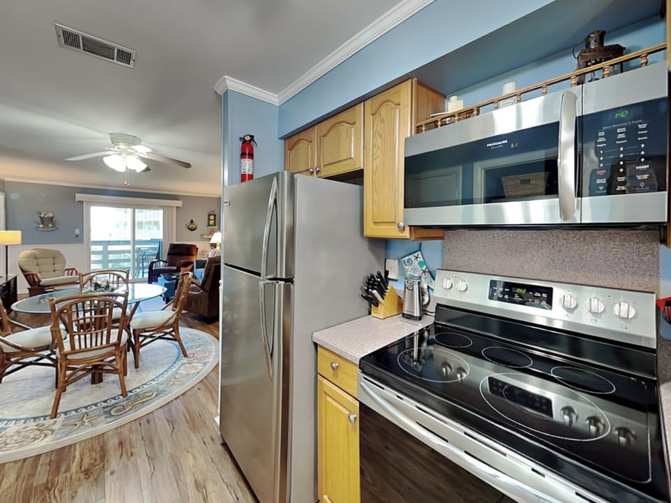 Full Kitchen