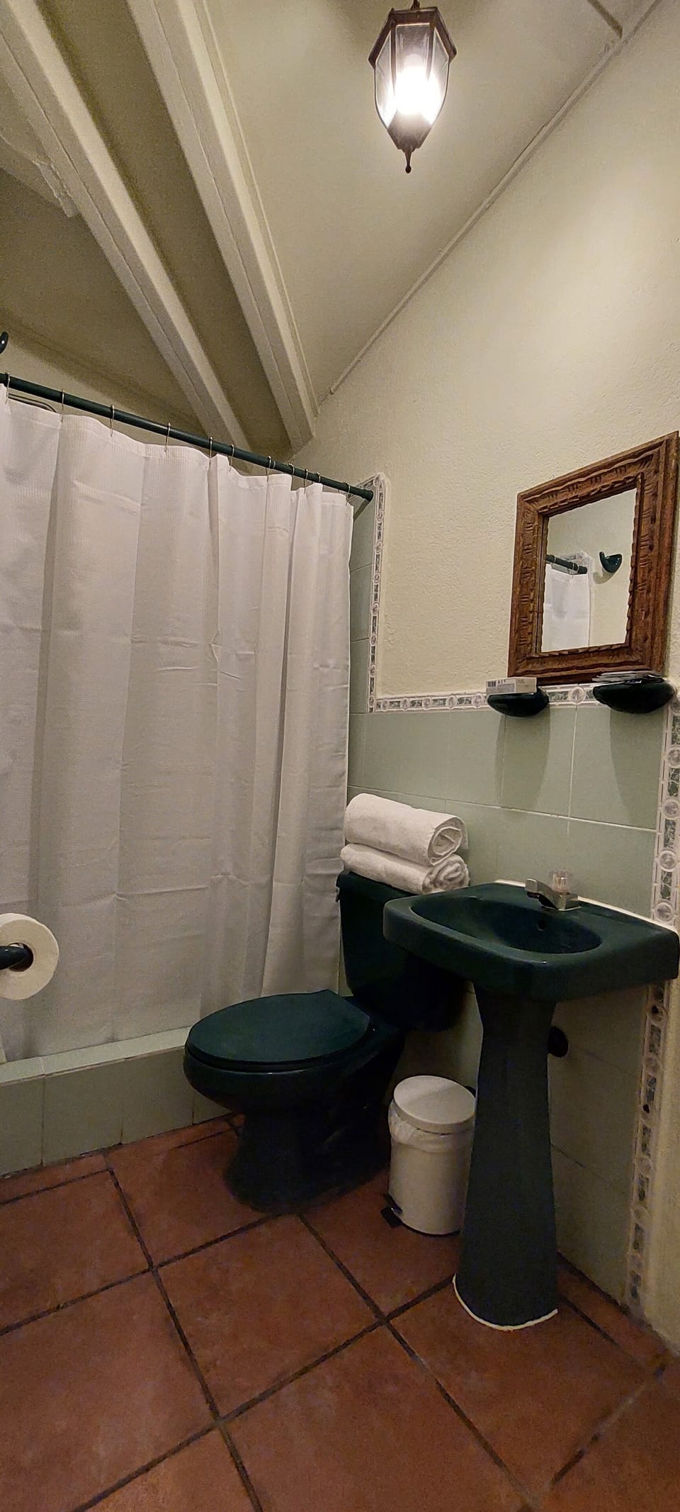 Standard Double Room, 1 Double Bed, Non Smoking, Ensuite | Bathroom | Towels