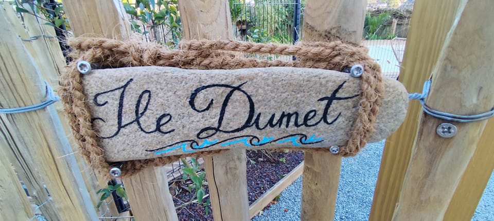 Dumet (2)