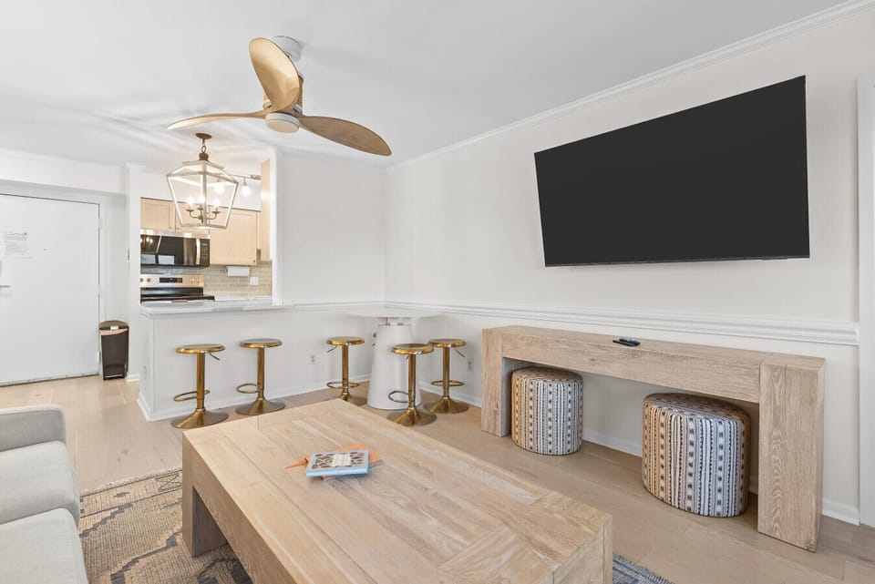 Spacious seating and bar stools make group stays comfortable.