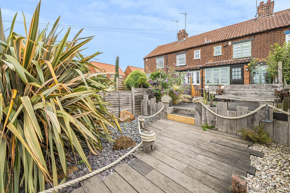 landscaped decked garden