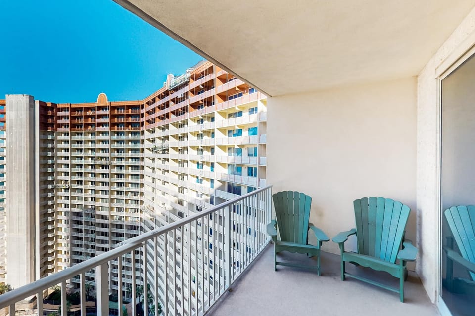 Balcony looking over the pool and the Gulf of America