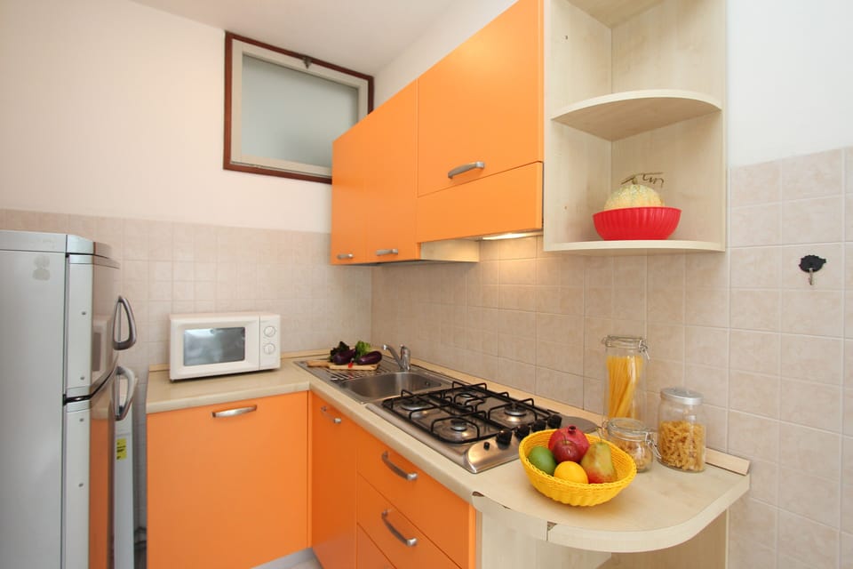 Apartment, 2 Bedrooms, Balcony, Ocean View | Interior