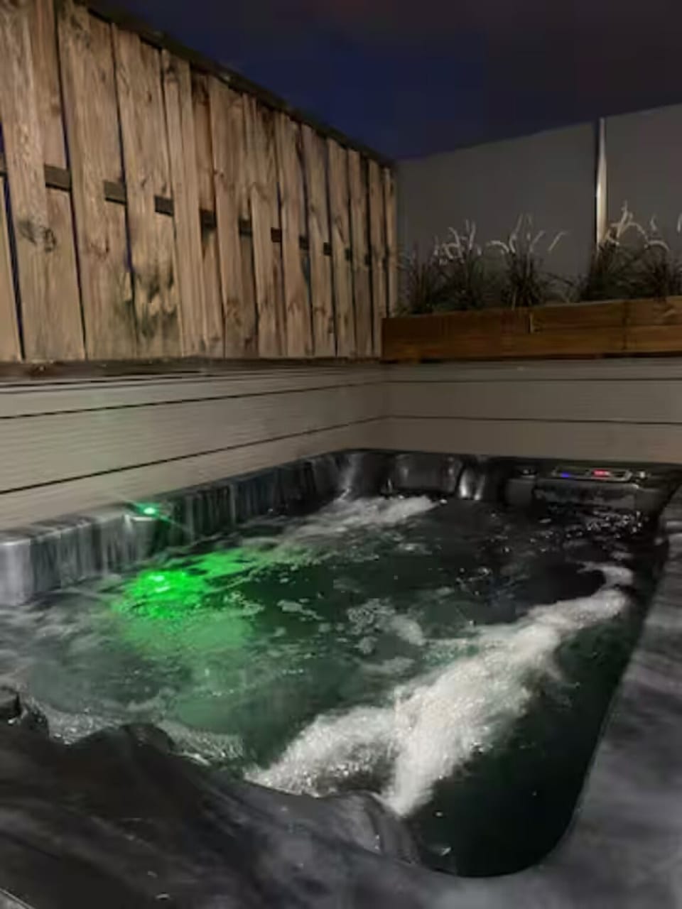 Indoor spa tub