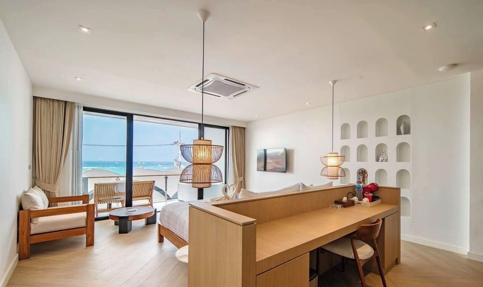 Single Room, Sea View | In-room safe, blackout drapes, soundproofing
