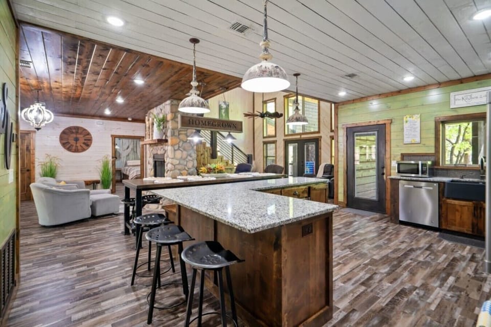 Kitchen | Kitchen Island | Granite Countertops & Tractor Stools