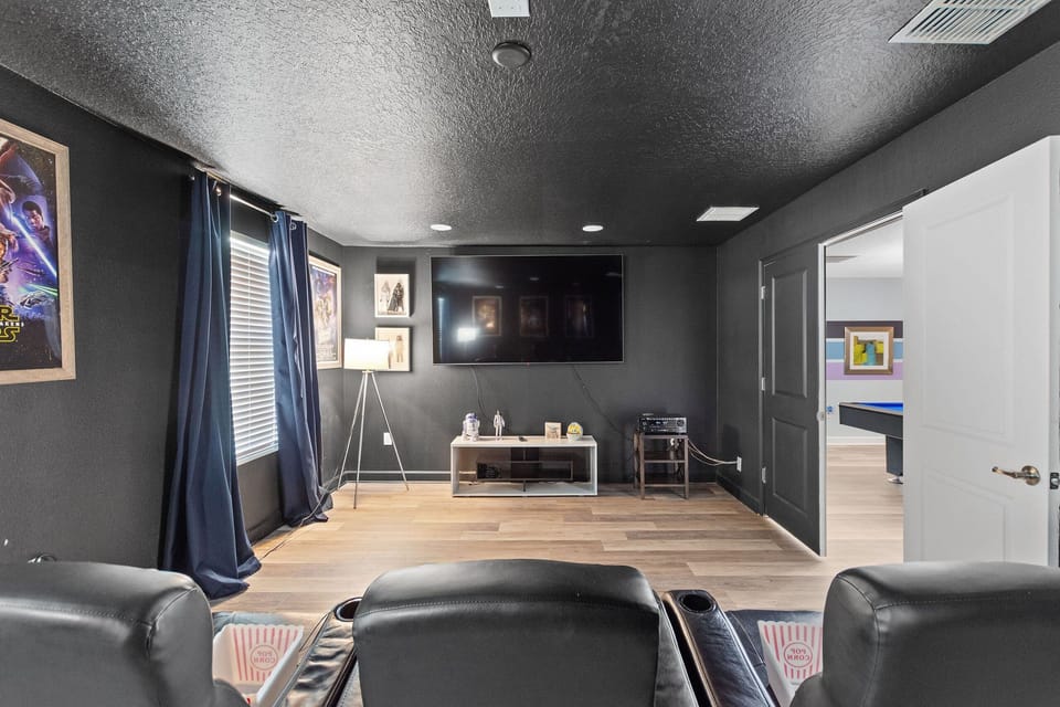 Communal lounge / TV room