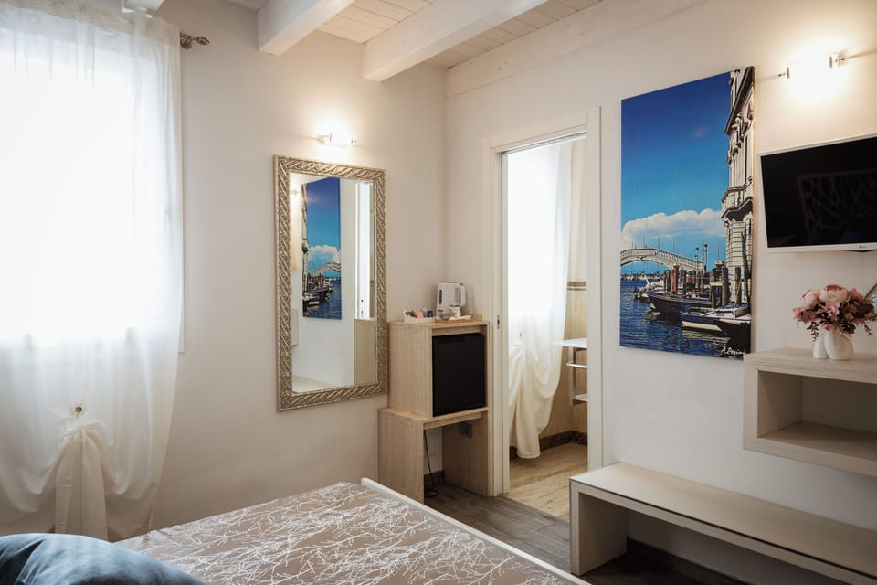 Classic Double Room | Soundproofing, WiFi (free)
